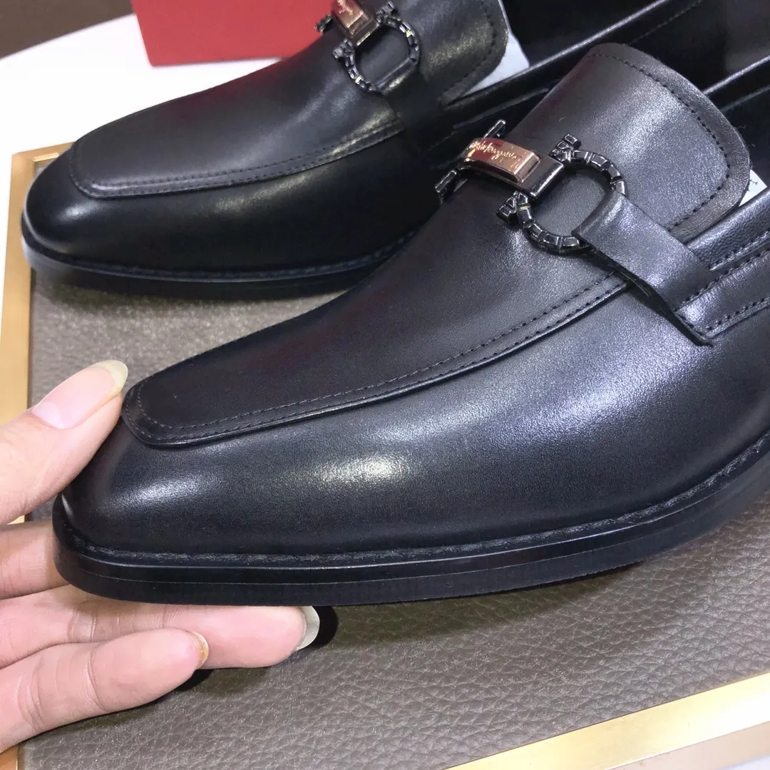 Men's shoes 💰540💰[Ferragamo/Ferragamo] (high-end Niuli) New 🍀 Ferragamo* - top version Ferragamo's classic formal leather shoes! Made of imported original cowhide, the inner top layer is comfortable cowhide lining! Original wear-resistant rubber outsole! High quality products! Code number 38-44!